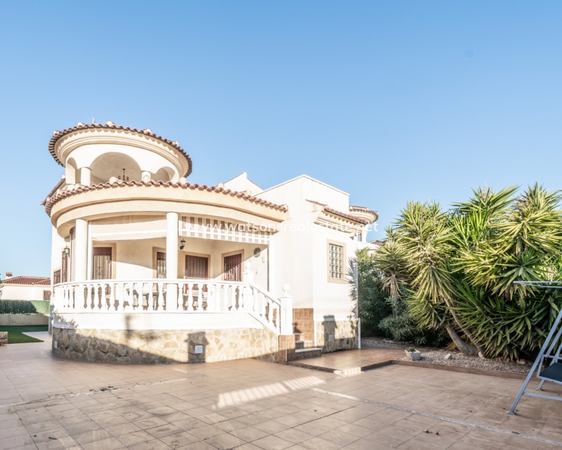 Resale - Fristaende Villa - Urb. La Marina