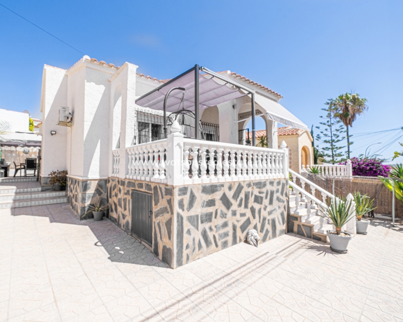 Resale - Fristaende Villa - Urb. La Marina