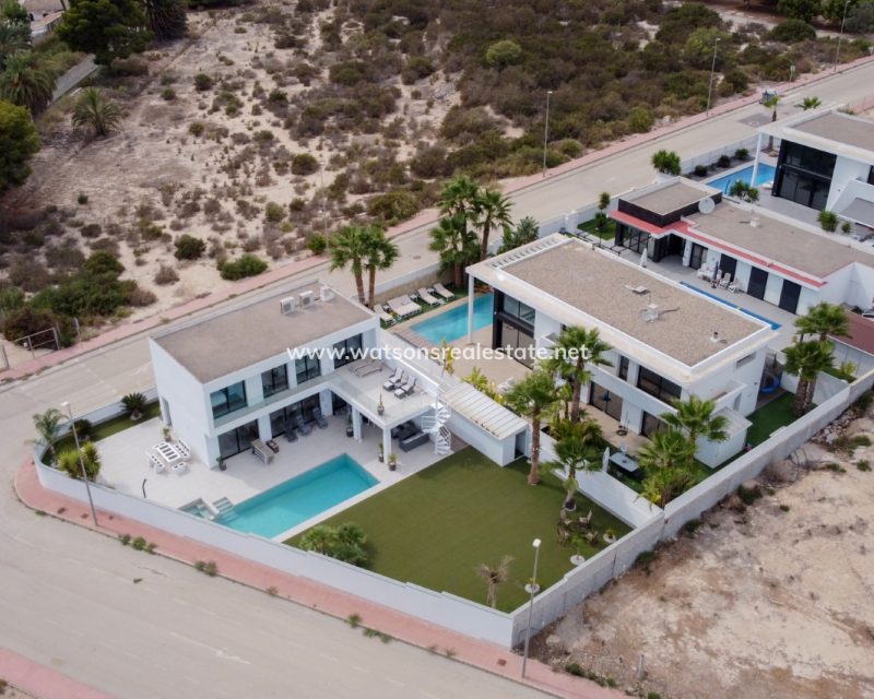 Resale - Fristaende Villa - Urb. La Marina