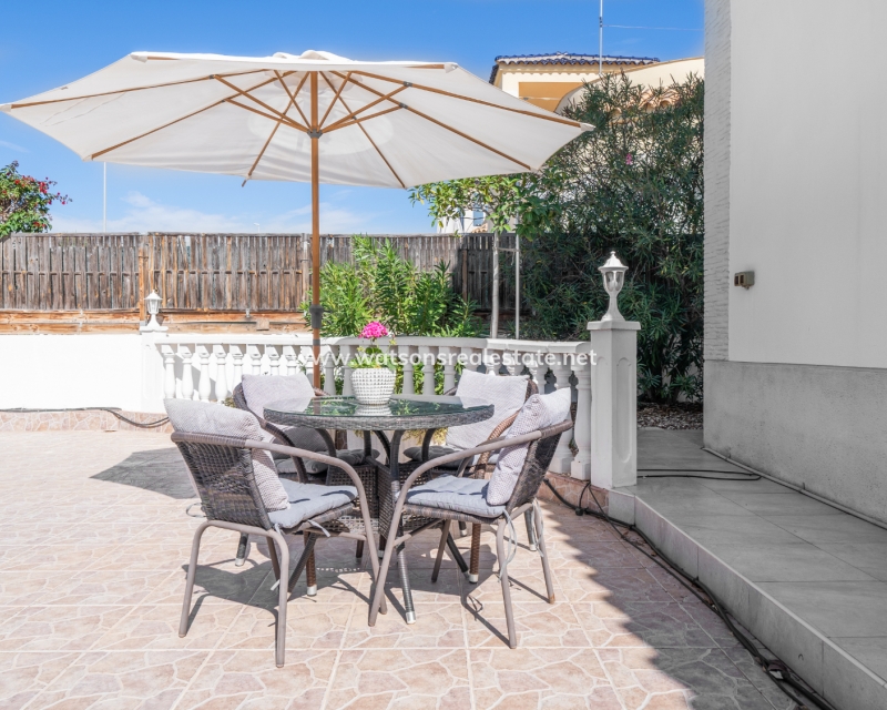 Resale - Fristaende Villa - Urb. La Marina