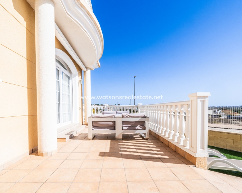 Resale - Fristaende Villa - Urb. La Marina