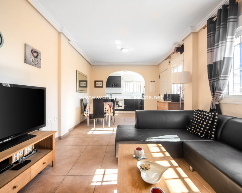Resale - Halb Freistehend - Urb. La Marina