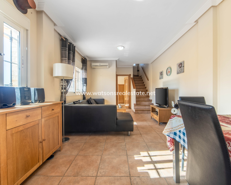 Resale - Halb Freistehend - Urb. La Marina
