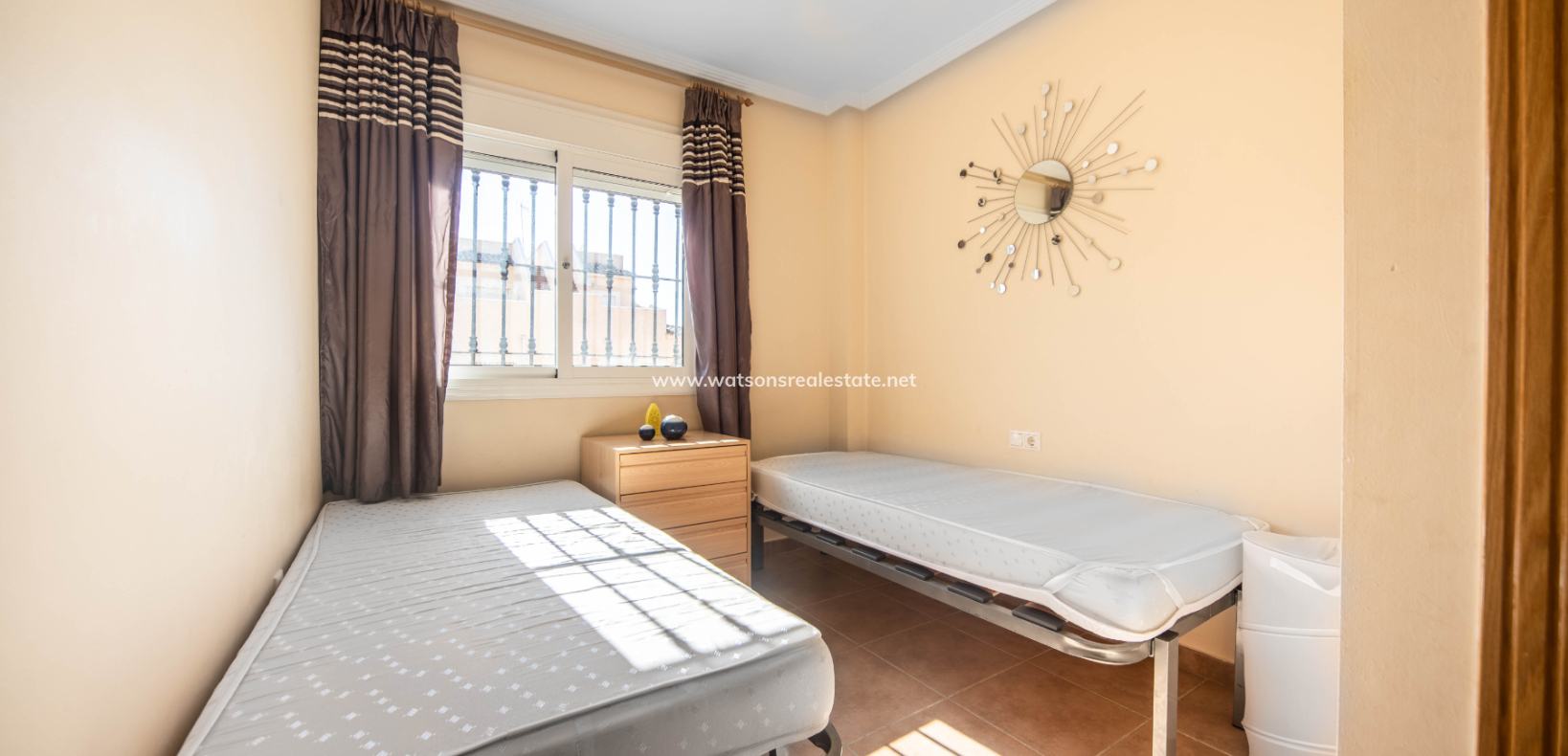 Resale - Halb Freistehend - Urb. La Marina