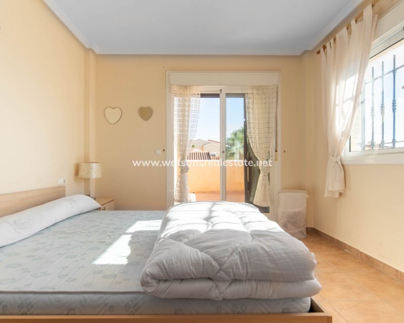 Resale - Halb Freistehend - Urb. La Marina