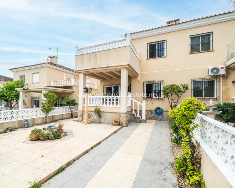 Resale - Halb Freistehend - Urb. La Marina