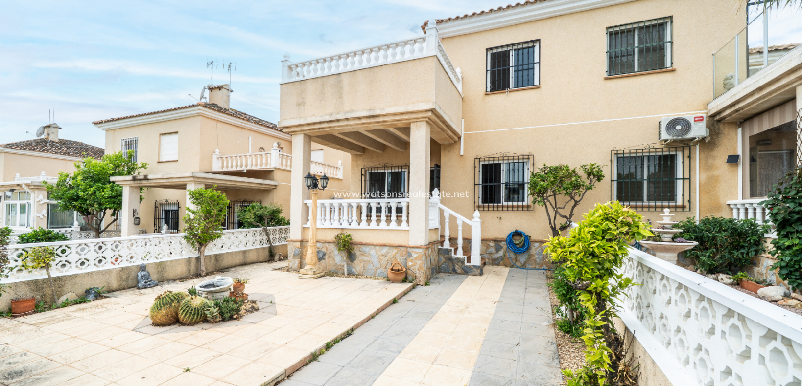 Resale - Halb Freistehend - Urb. La Marina