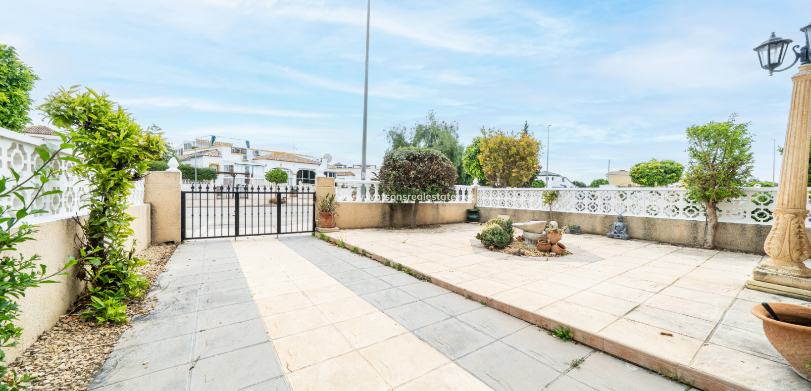 Resale - Halb Freistehend - Urb. La Marina