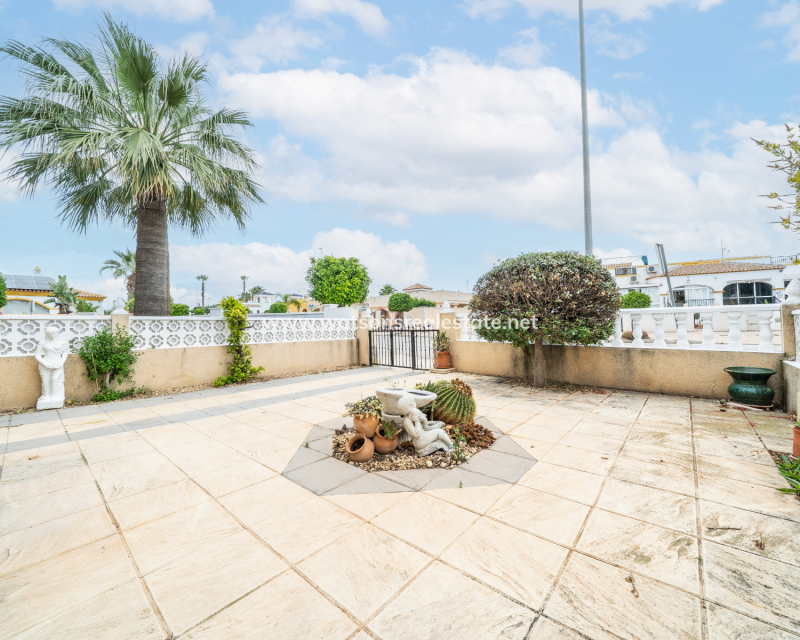 Resale - Halb Freistehend - Urb. La Marina
