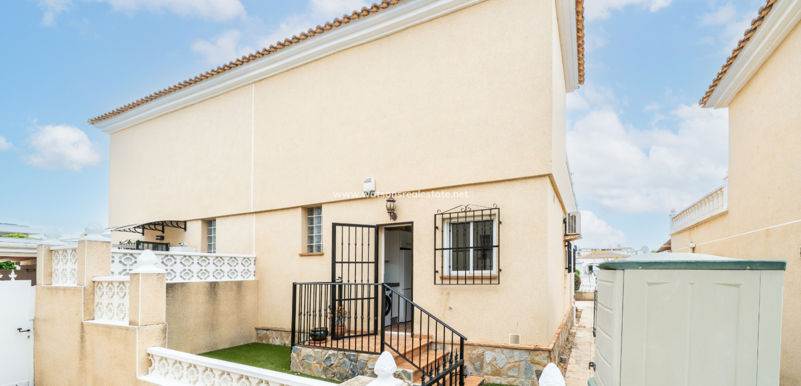 Resale - Halb Freistehend - Urb. La Marina