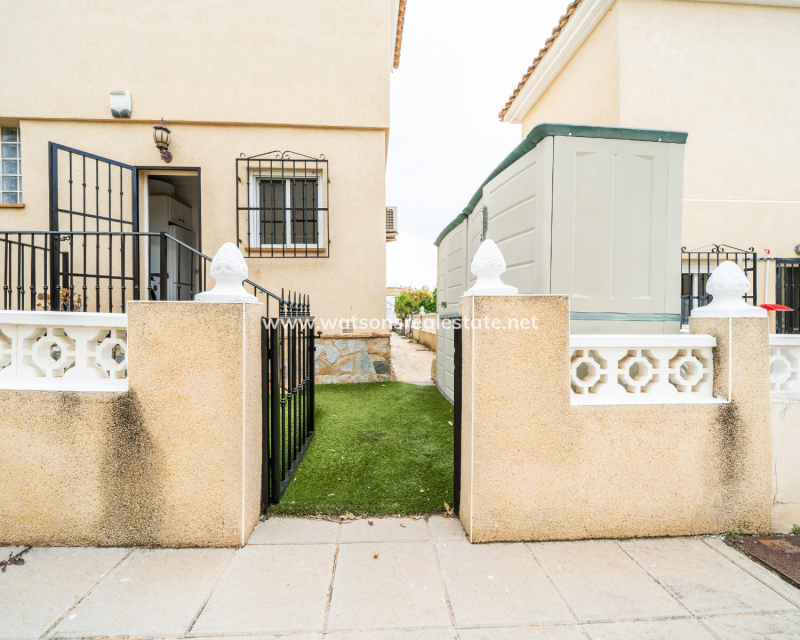 Resale - Halb Freistehend - Urb. La Marina