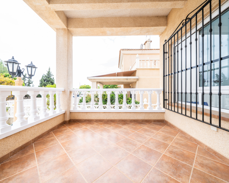 Resale - Halb Freistehend - Urb. La Marina