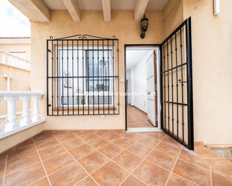 Resale - Halb Freistehend - Urb. La Marina