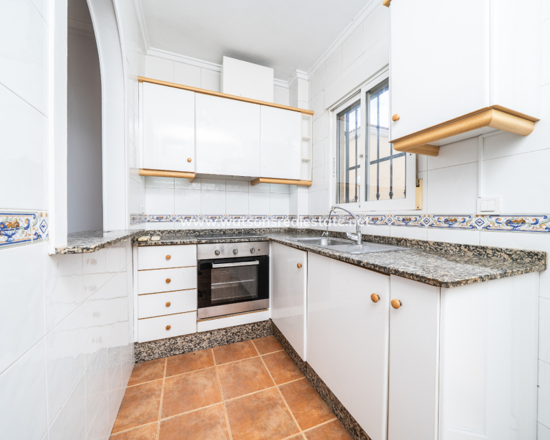 Resale - Halb Freistehend - Urb. La Marina