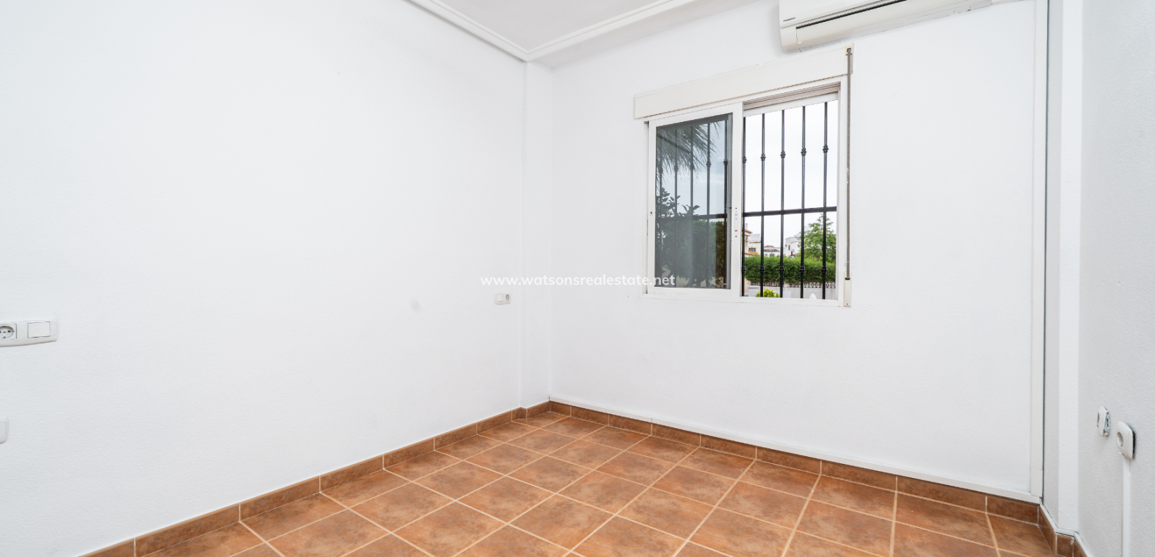 Resale - Halb Freistehend - Urb. La Marina