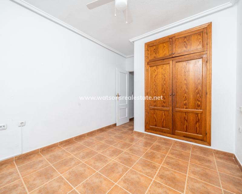 Resale - Halb Freistehend - Urb. La Marina