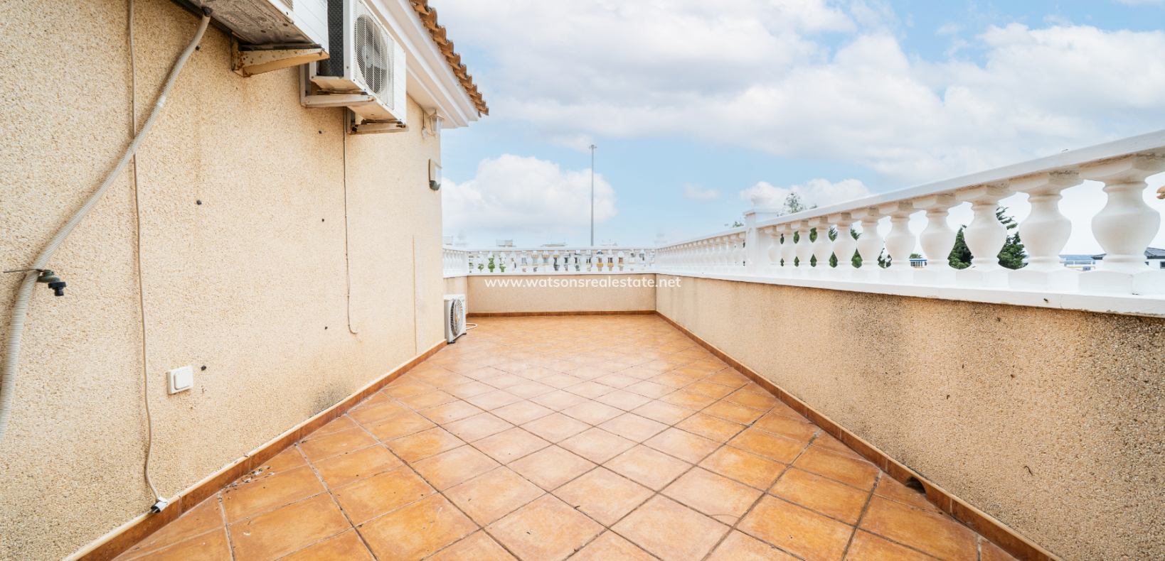 Resale - Halb Freistehend - Urb. La Marina