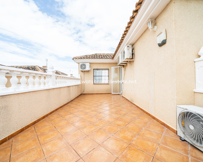 Resale - Halb Freistehend - Urb. La Marina