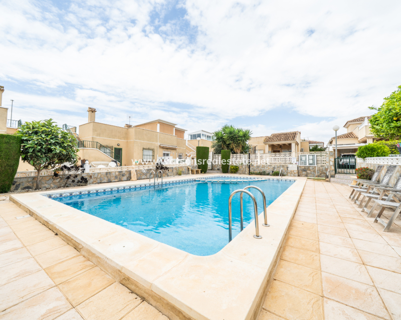 Resale - Halb Freistehend - Urb. La Marina