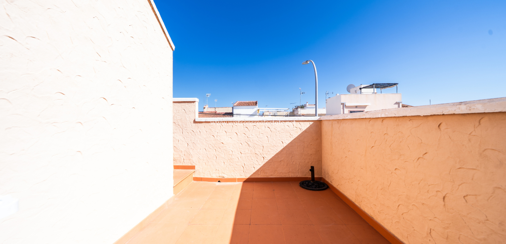 Resale - Halb Freistehend - Urb. La Marina