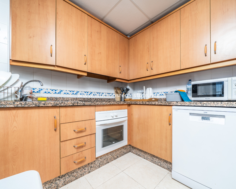 Resale - Halb Freistehend - Urb. La Marina