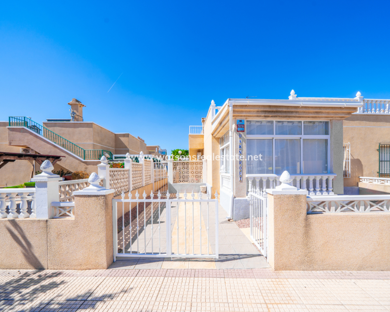Resale - Halb Freistehend - Urb. La Marina