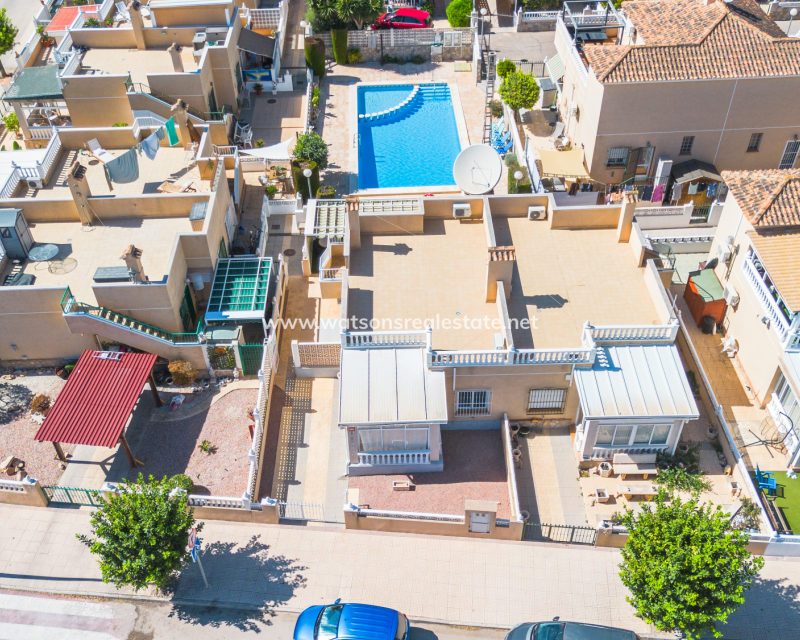 Resale - Halb Freistehend - Urb. La Marina