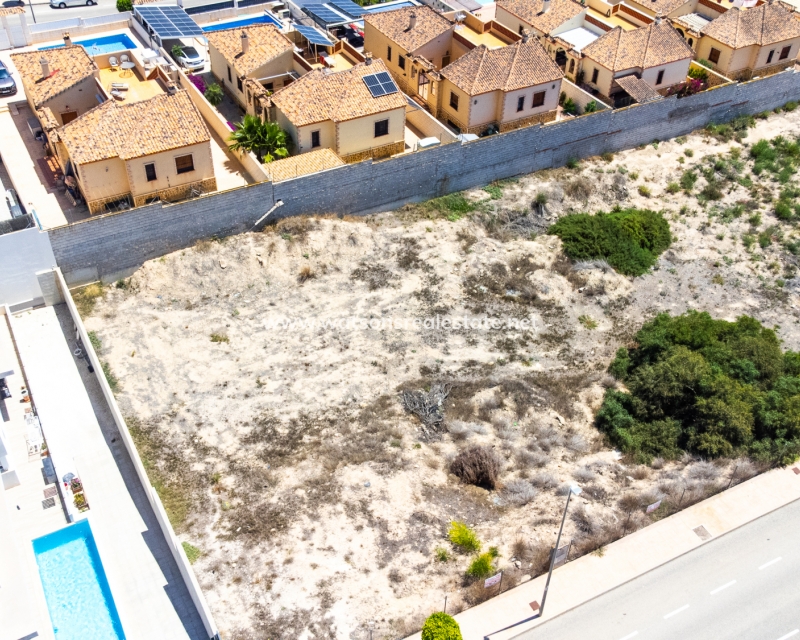 Resale - Land - Urb. La Marina