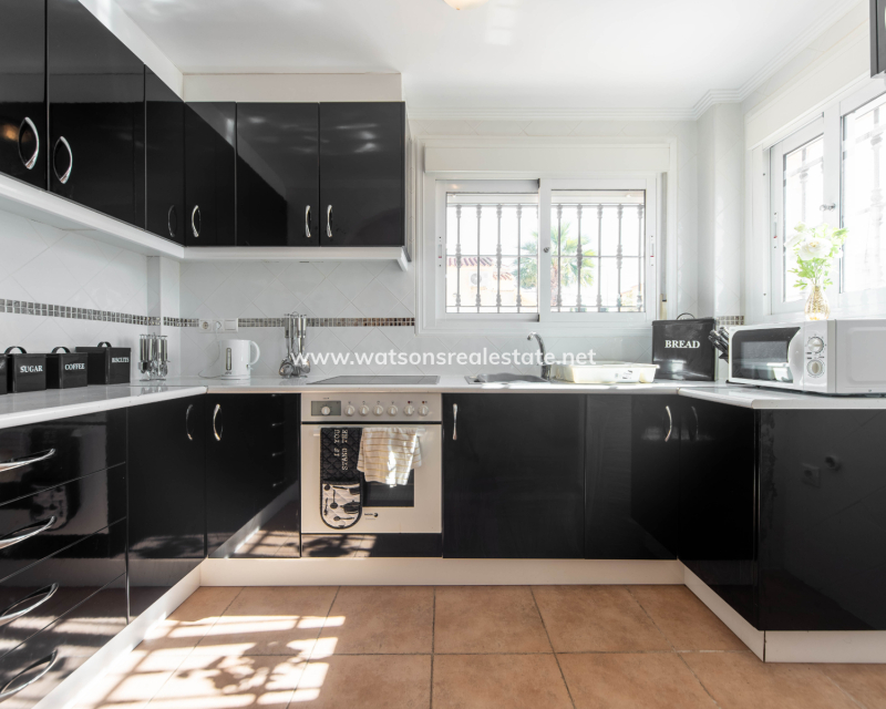 Resale - Parhus - Urb. La Marina