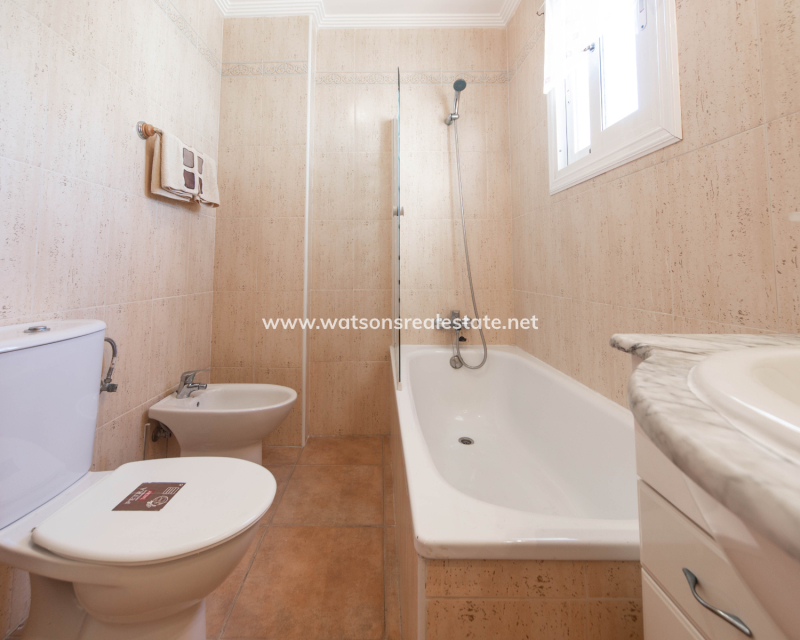 Resale - Parhus - Urb. La Marina