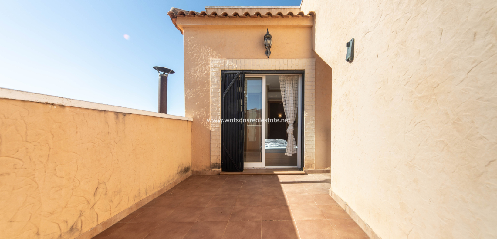 Resale - Parhus - Urb. La Marina