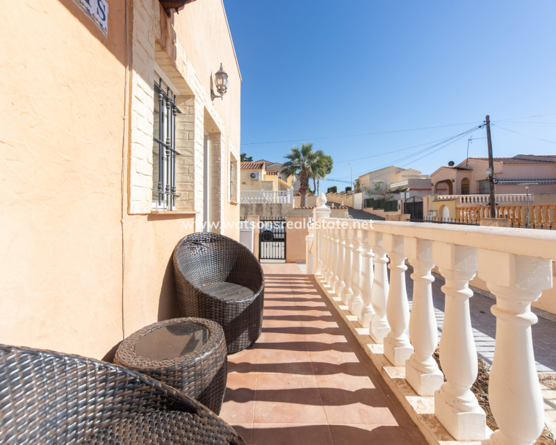 Resale - Parhus - Urb. La Marina