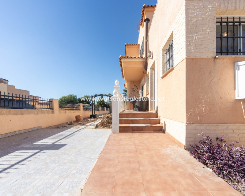 Resale - Parhus - Urb. La Marina