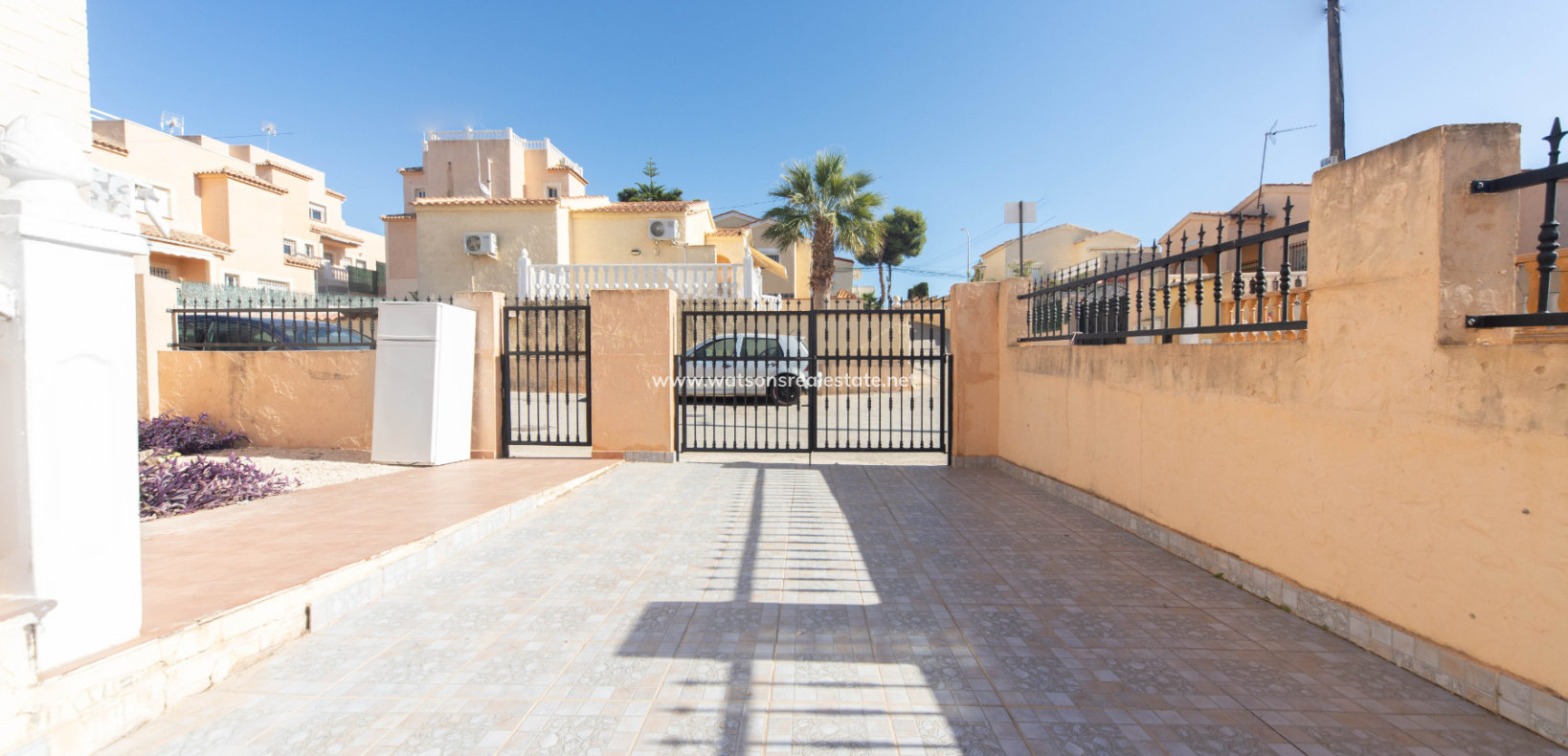 Resale - Parhus - Urb. La Marina