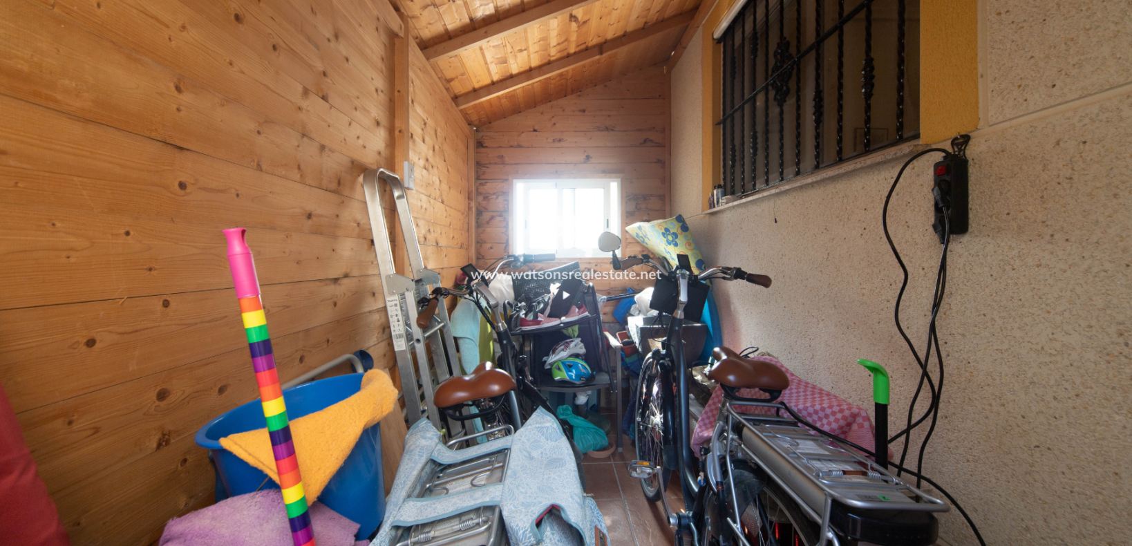 Resale - Parhus - Urb. La Marina