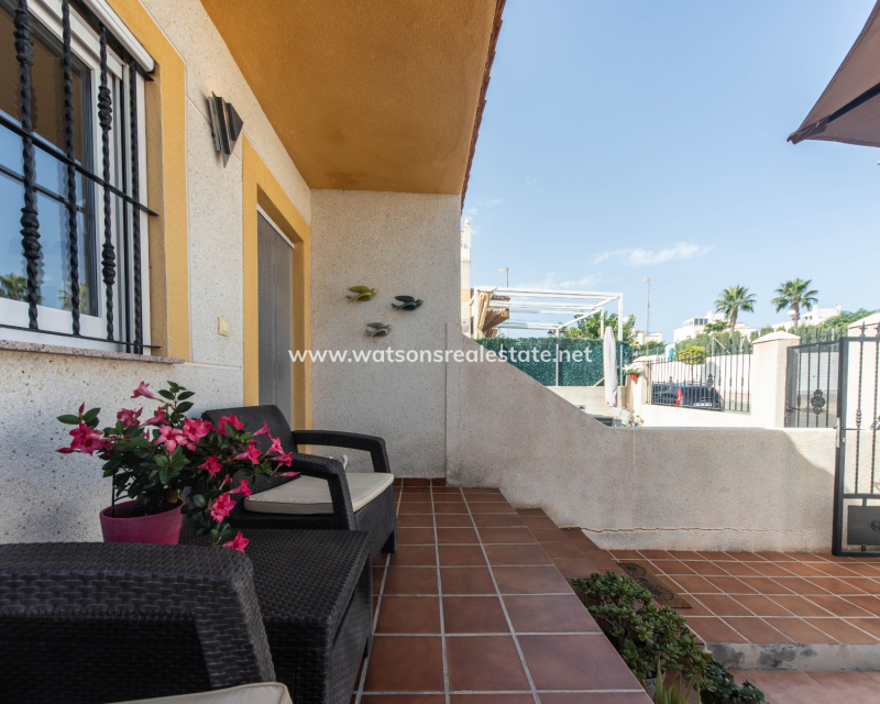 Resale - Parhus - Urb. La Marina