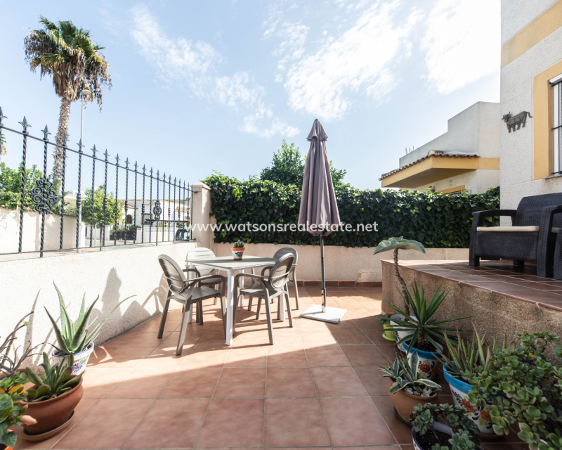 Resale - Parhus - Urb. La Marina