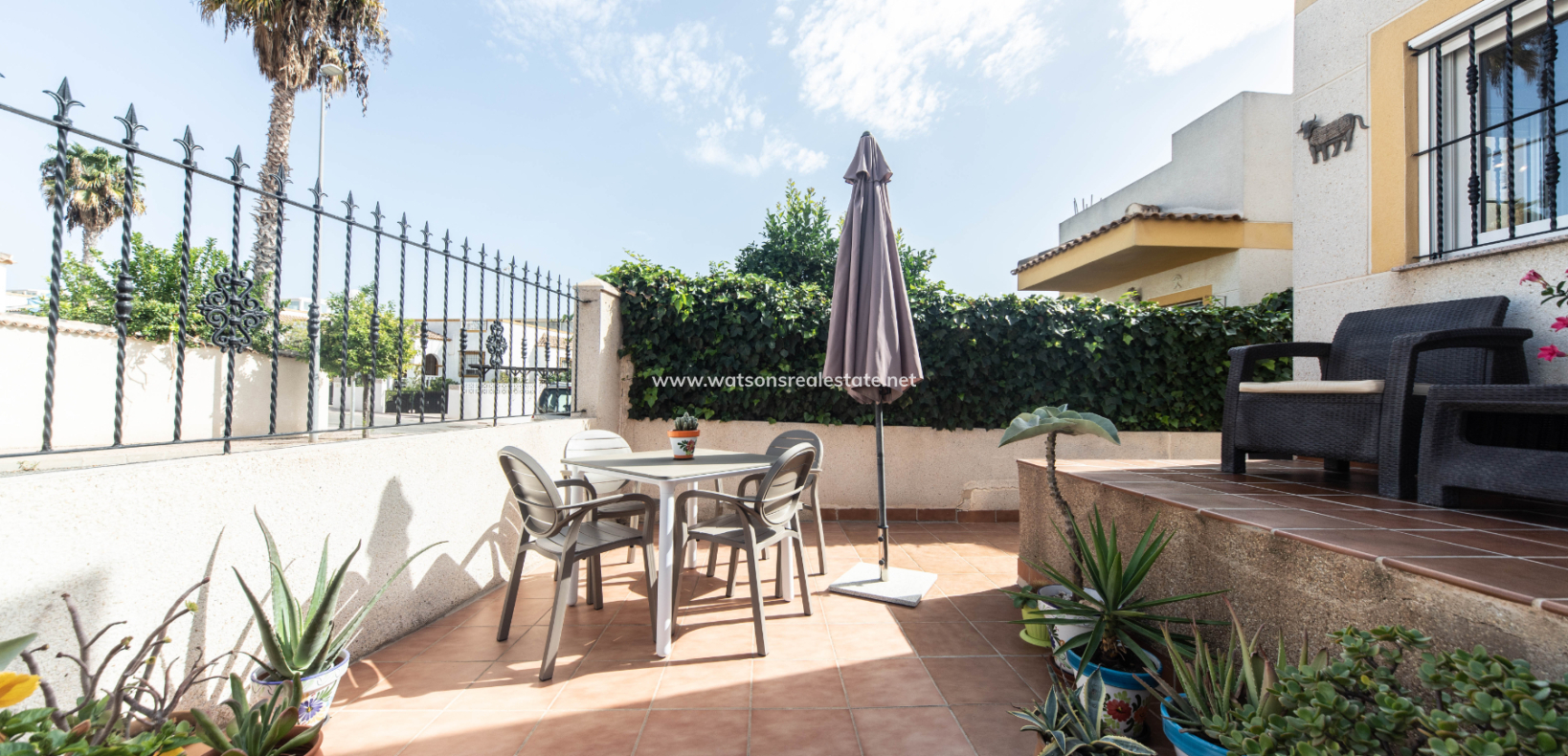 Resale - Parhus - Urb. La Marina