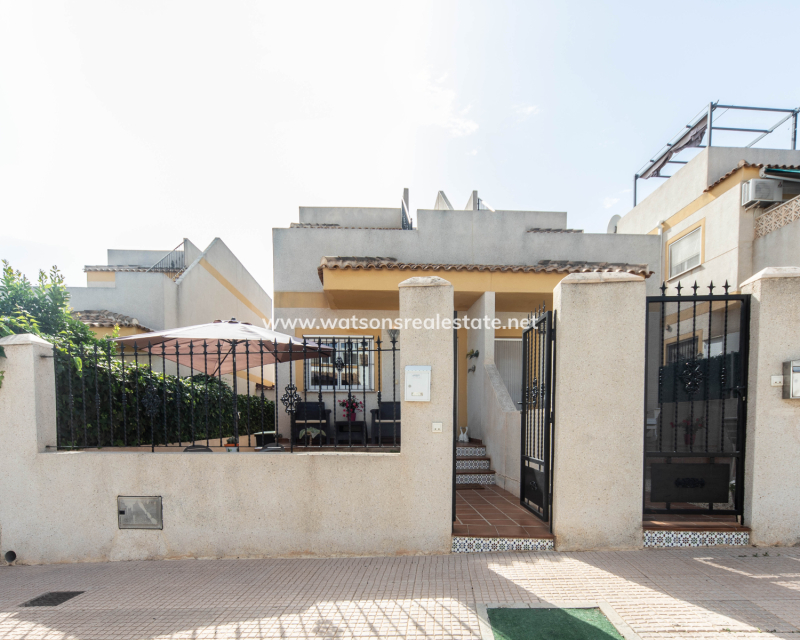 Resale - Parhus - Urb. La Marina