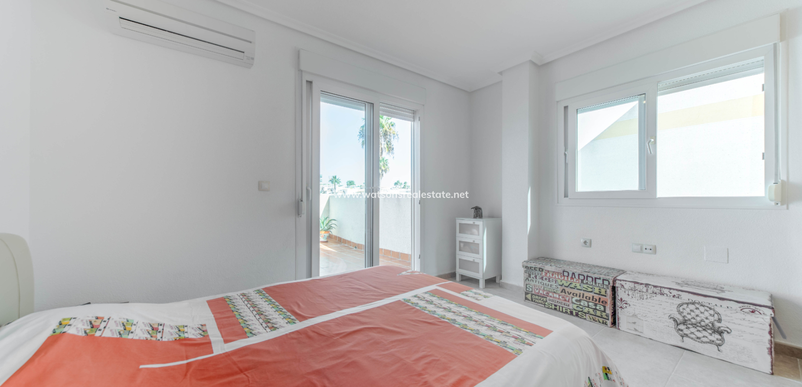 Resale - Parhus - Urb. La Marina