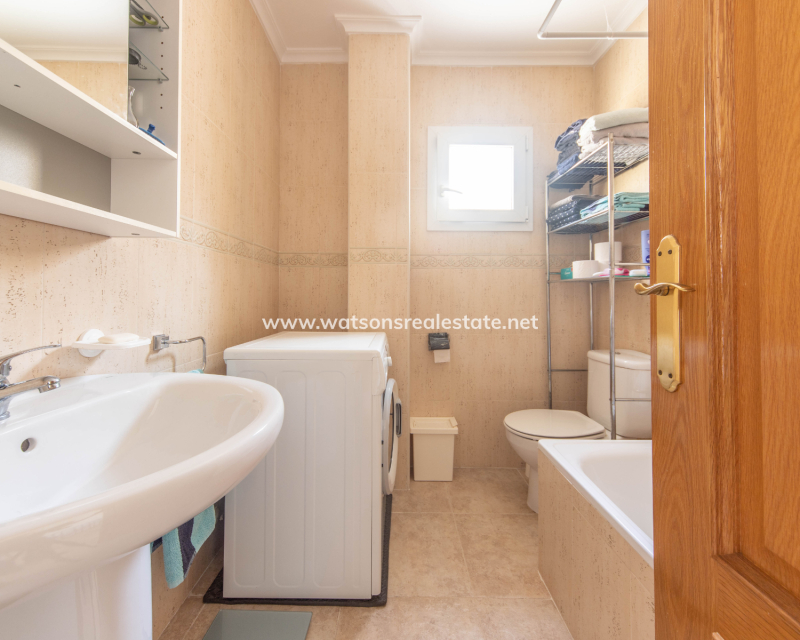 Resale - Parhus - Urb. La Marina
