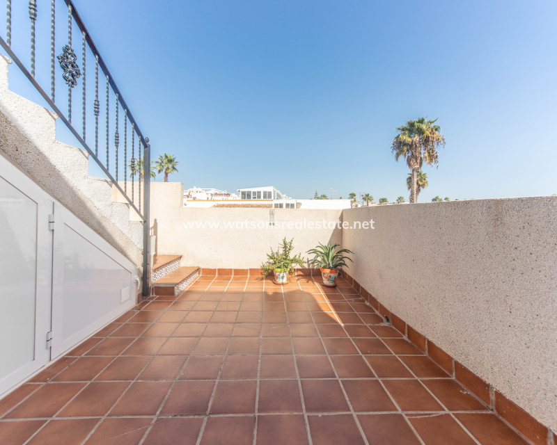 Resale - Parhus - Urb. La Marina