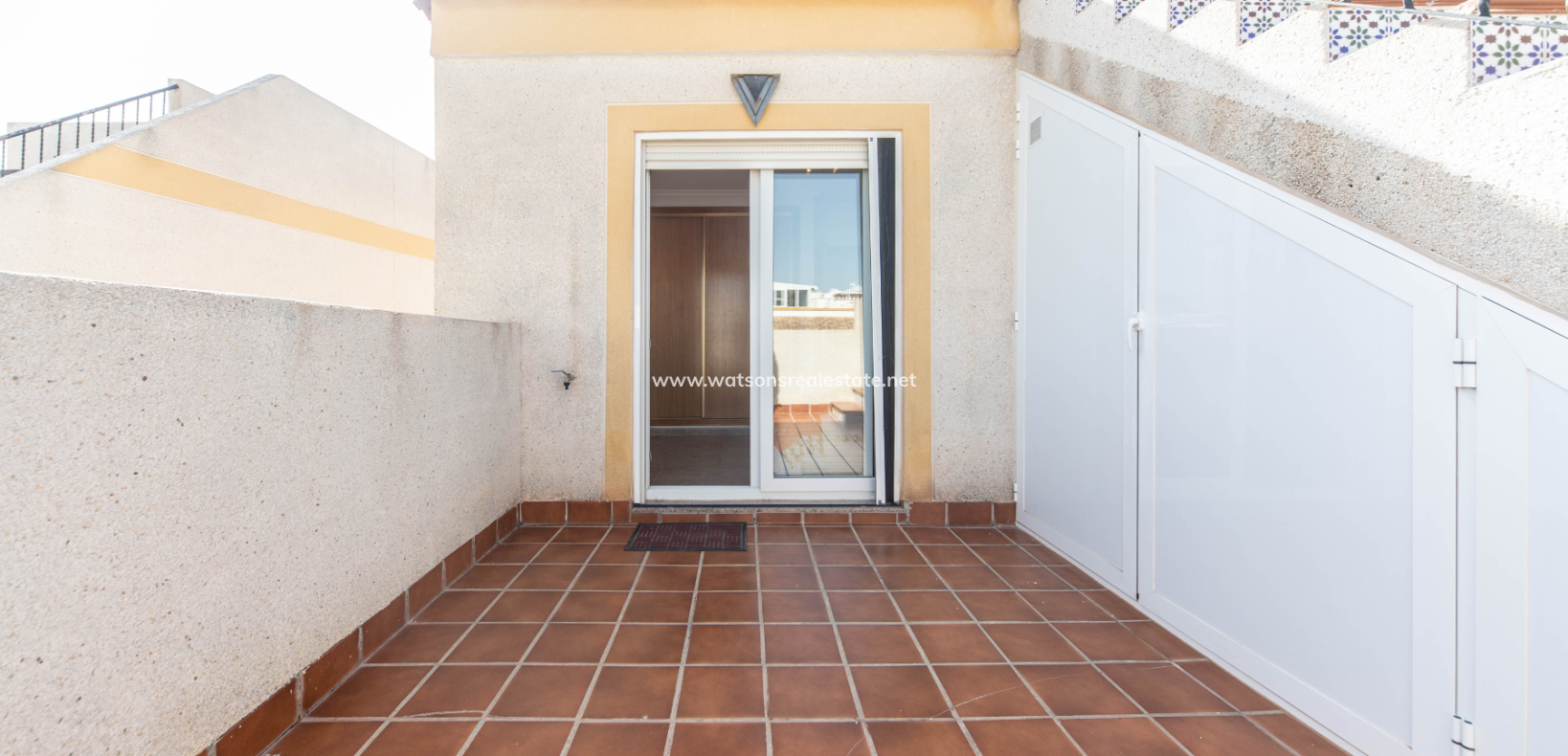 Resale - Parhus - Urb. La Marina