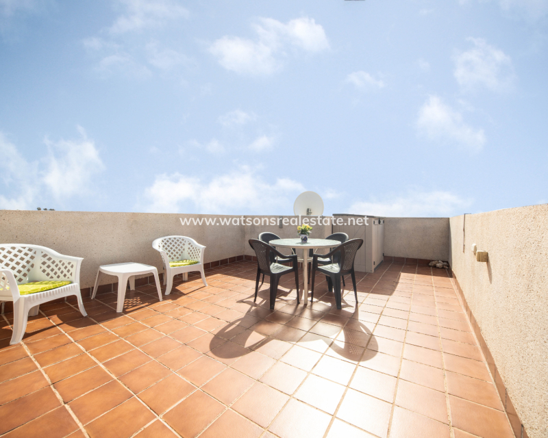 Resale - Parhus - Urb. La Marina