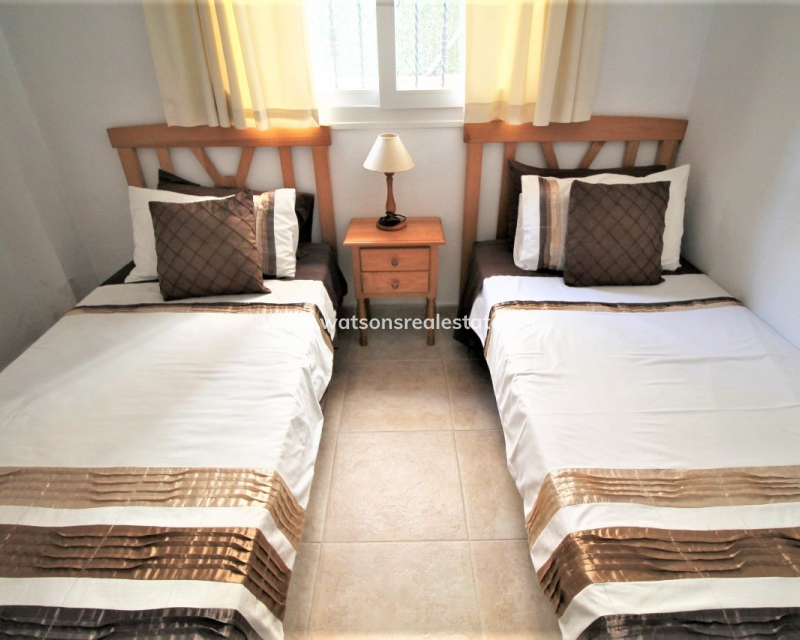 Resale - Parhus - Urb. La Marina