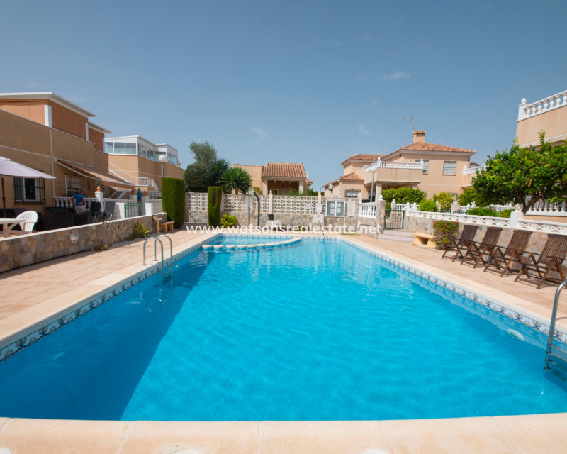Resale - Parhus - Urb. La Marina