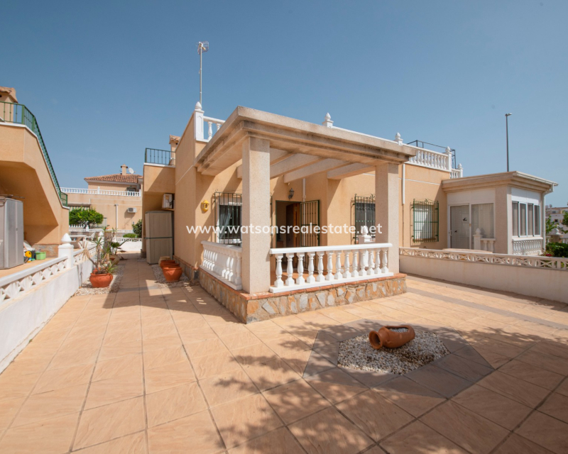 Resale - Parhus - Urb. La Marina