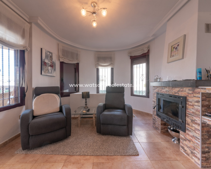 Resale - Parhus - Urb. La Marina