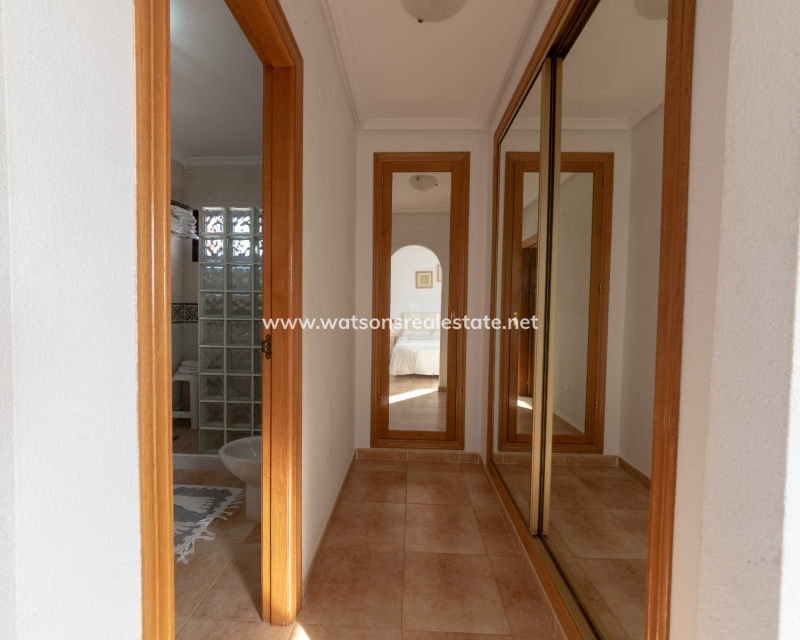 Resale - Parhus - Urb. La Marina