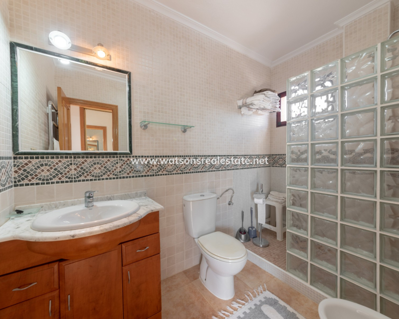 Resale - Parhus - Urb. La Marina